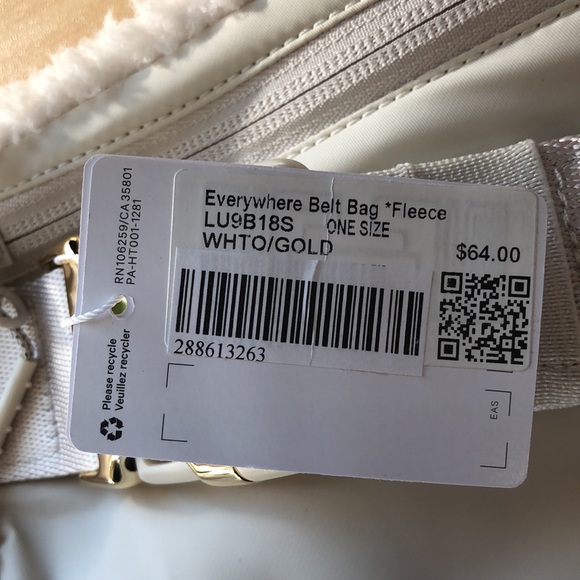 NWT lululemon Everywhere Belt Bag *Fleece - Picture 4 of 5